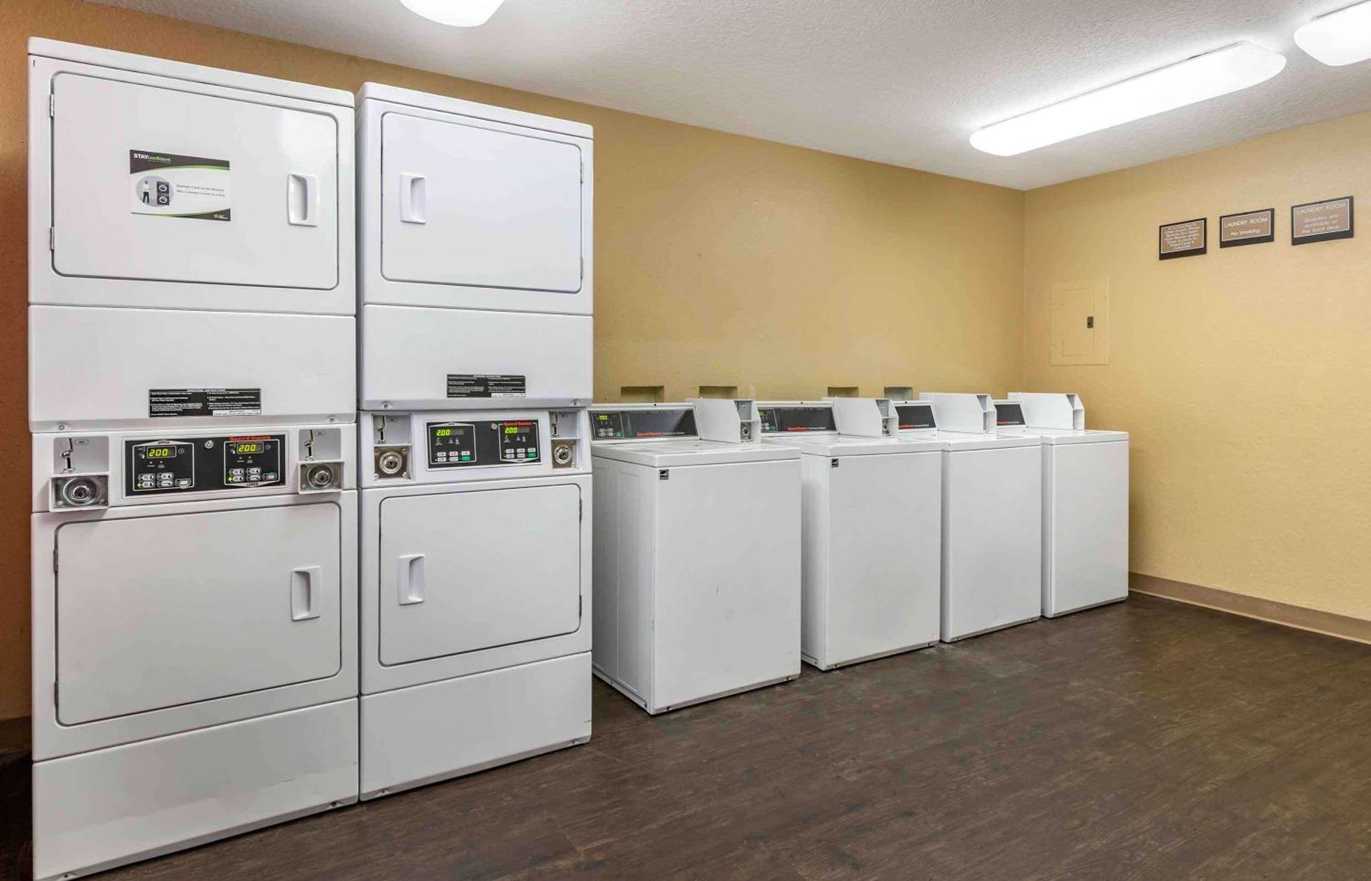 Extended Stay America Select Suites - Orlando - Maitland - Summit Tower Blvd Altamonte Springs Buitenkant foto