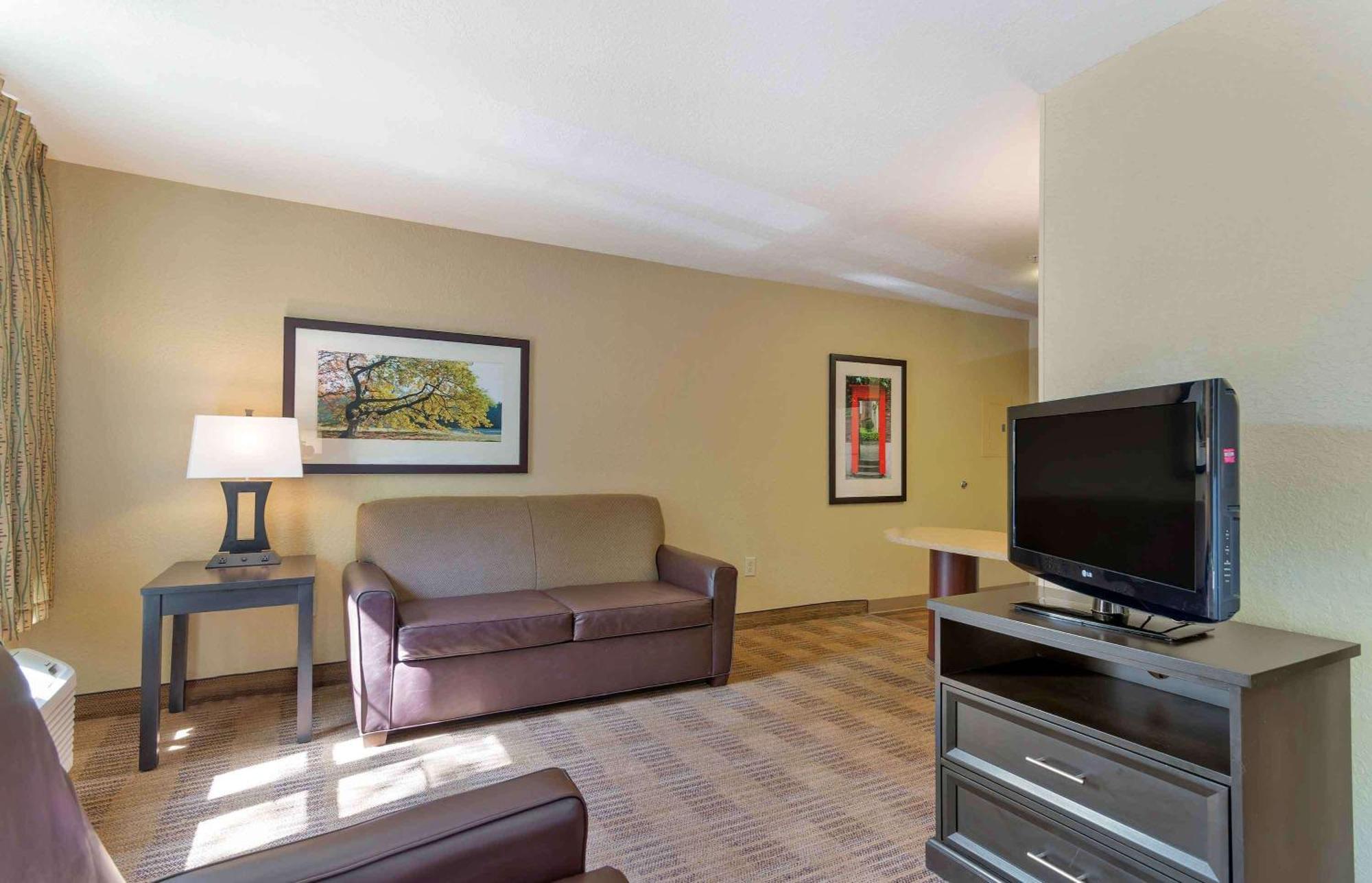 Extended Stay America Select Suites - Orlando - Maitland - Summit Tower Blvd Altamonte Springs Buitenkant foto