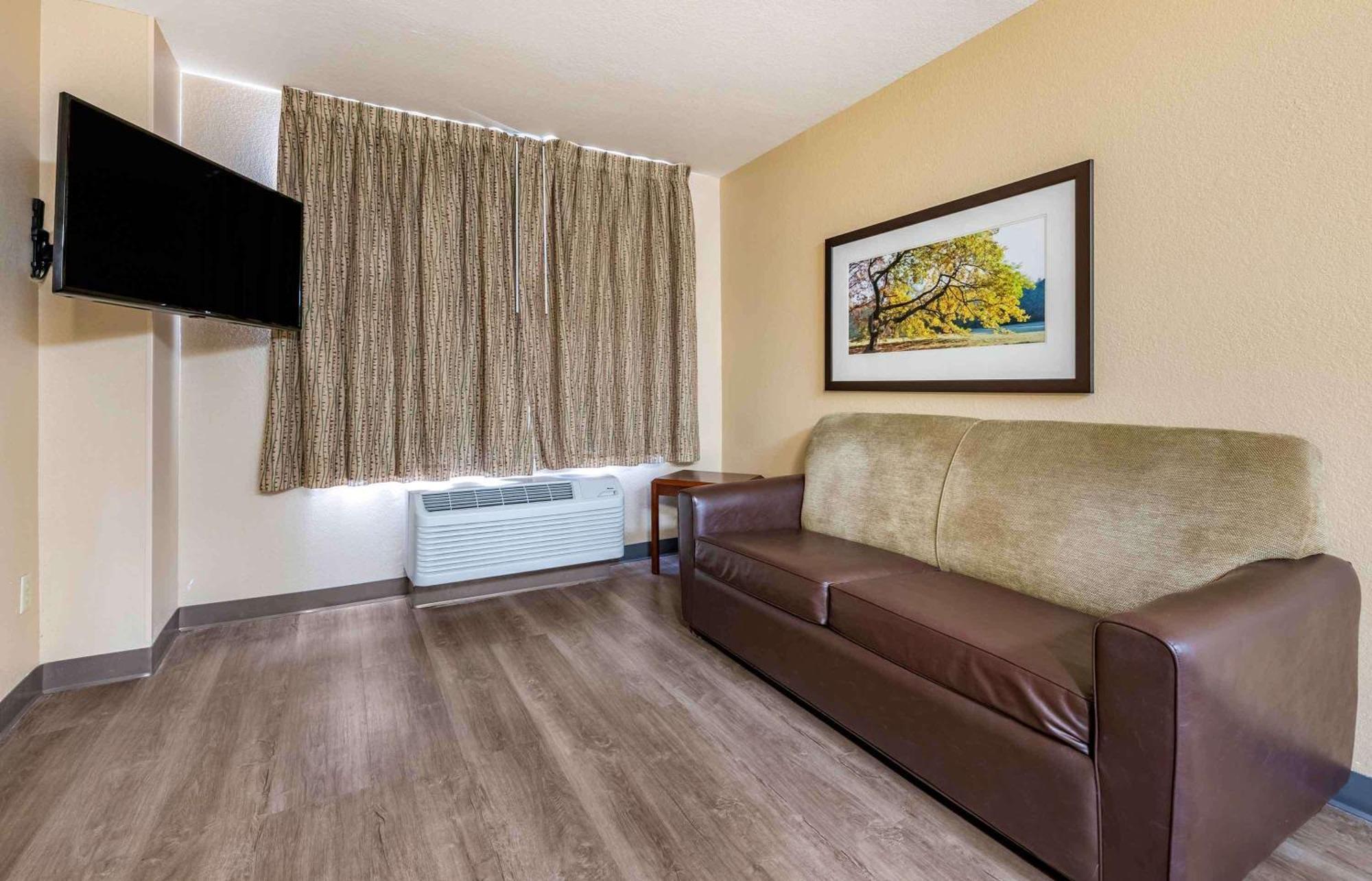 Extended Stay America Select Suites - Orlando - Maitland - Summit Tower Blvd Altamonte Springs Buitenkant foto