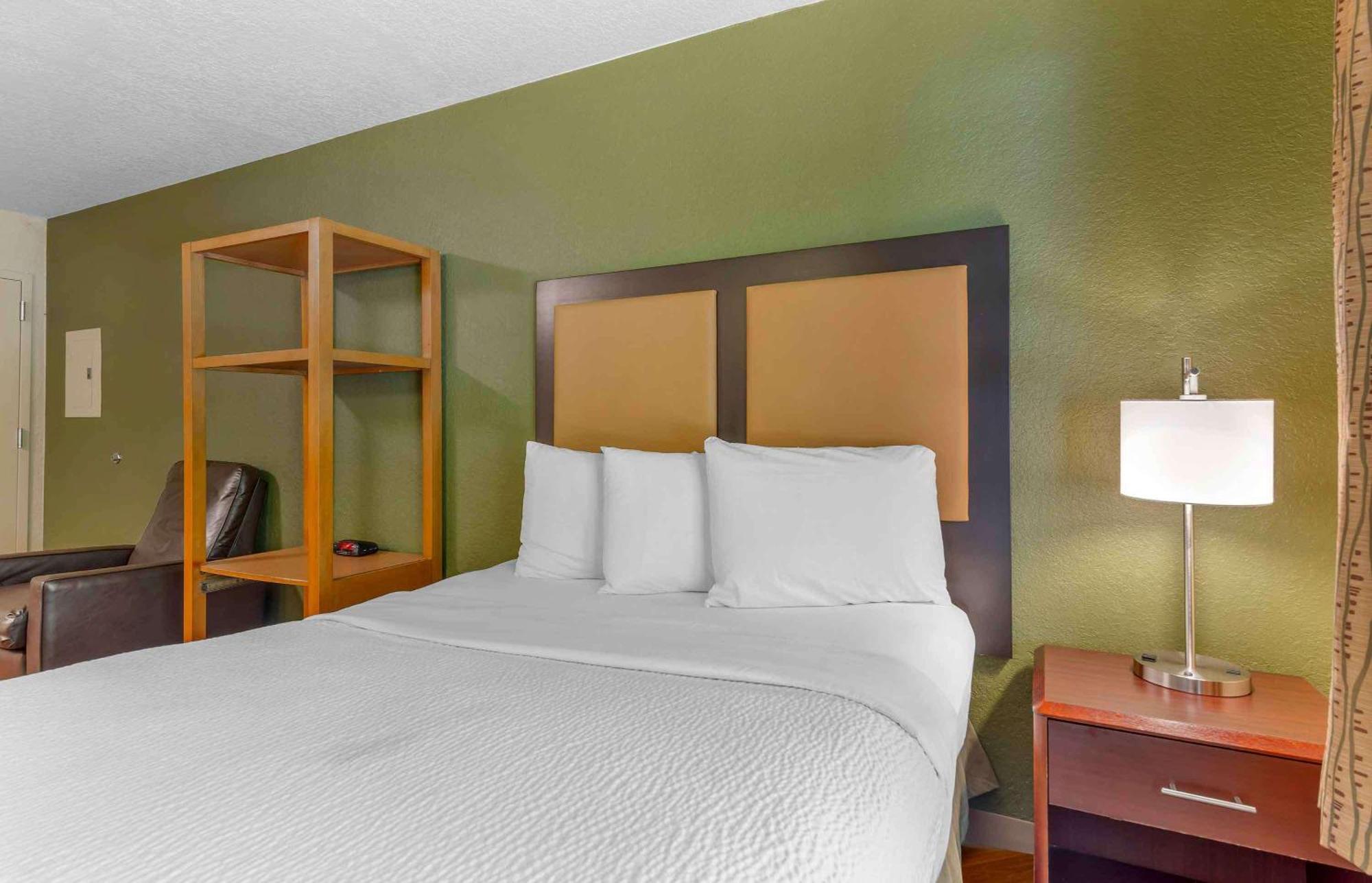 Extended Stay America Select Suites - Orlando - Maitland - Summit Tower Blvd Altamonte Springs Buitenkant foto